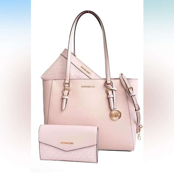 Michael Kors Charlotte Large 3-in-1 Tote - Picture 8 of 8